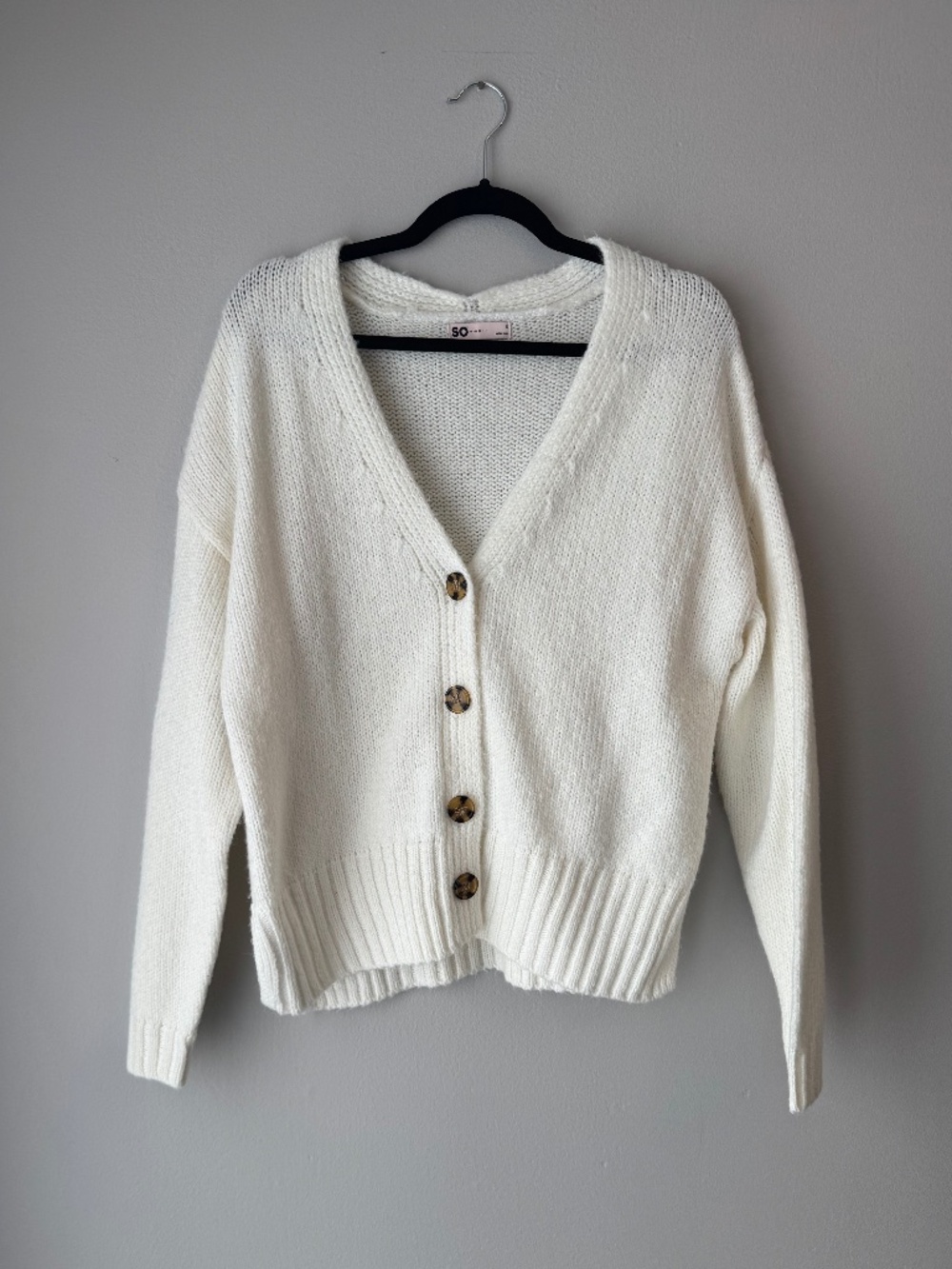 Cream / Ivory V-neck Oversized SO Sweater size SMALL NWOT